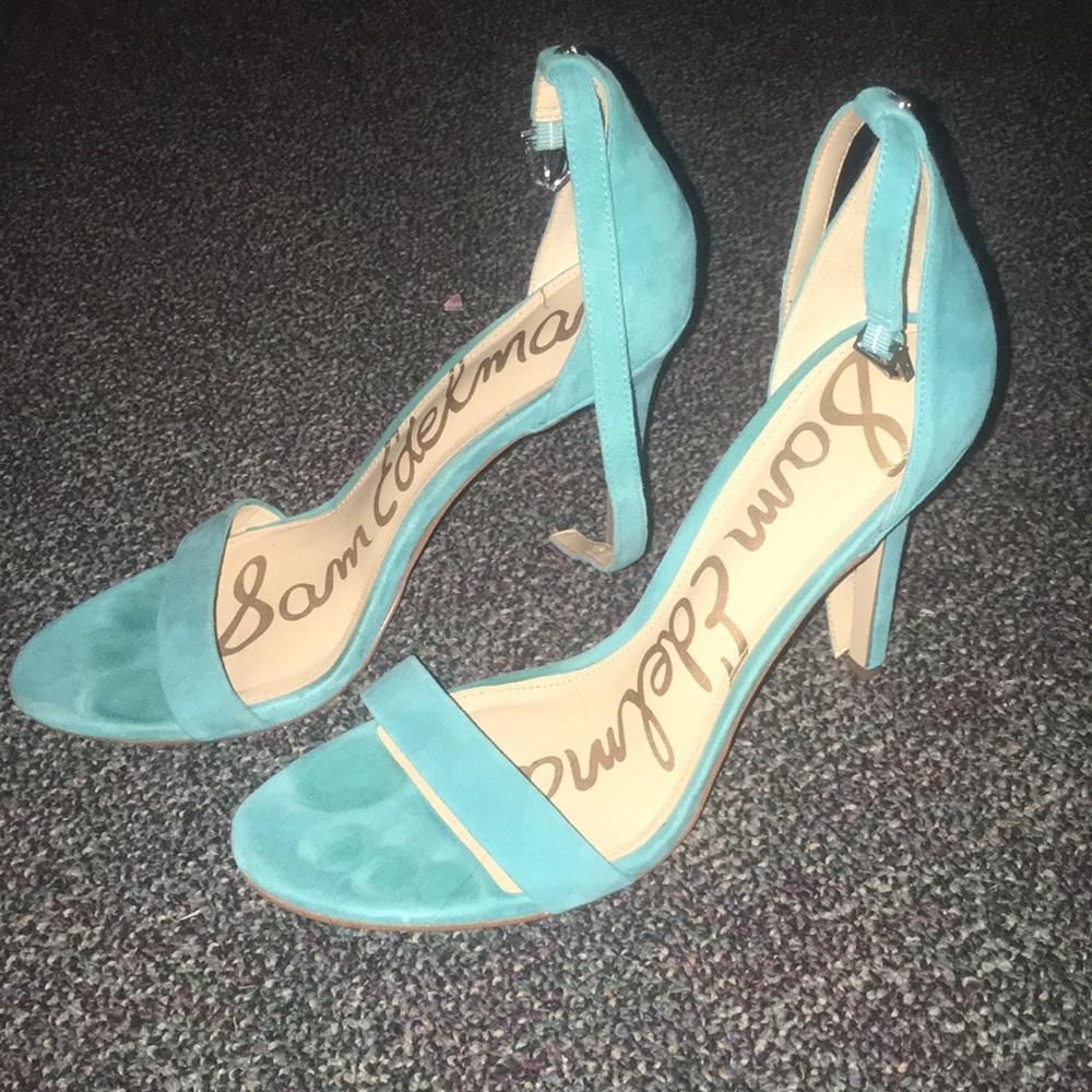 Size 91/2 Sam Edelman light blue heels.